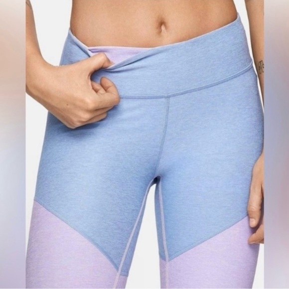 Outdoor Voices Lilac/Lavender/Dahlia 7/8 Spring Leggings
Size XSmall - Picture 3 of 7